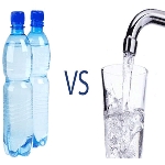 Dùng nước qua máy lọc và nước đóng chai cái nào tốt hơn?